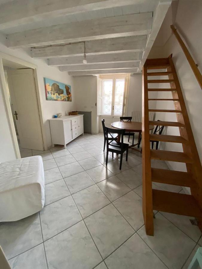 Appartamento In Pieno Centro A Lecce Bagian luar foto